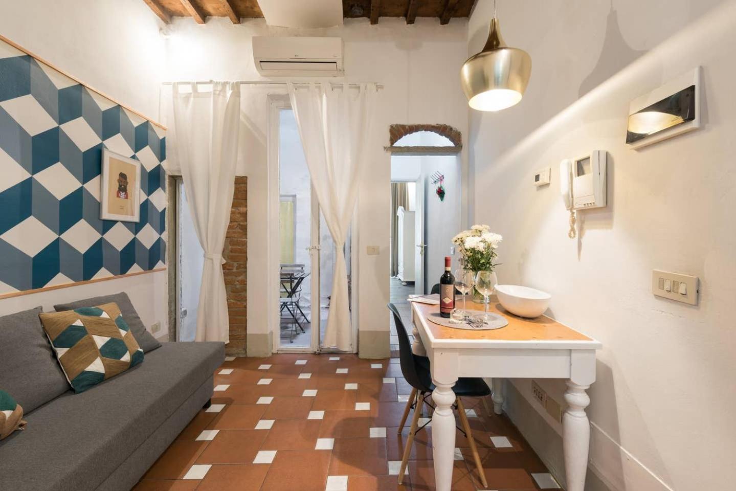 F4 - Santa Croce One Bedroom Flat 2 To 4 Guests Florence Exterior photo